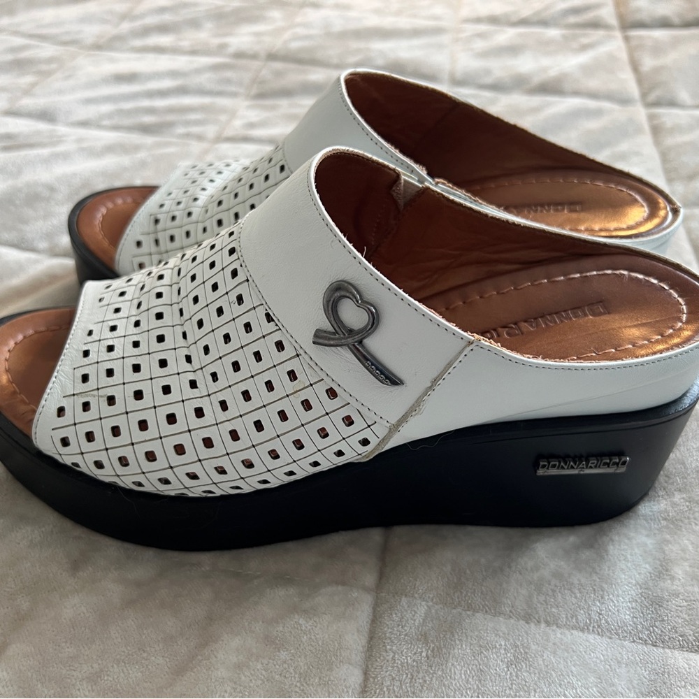 Donna Ricco White Perforated Sandals with Black Wedge